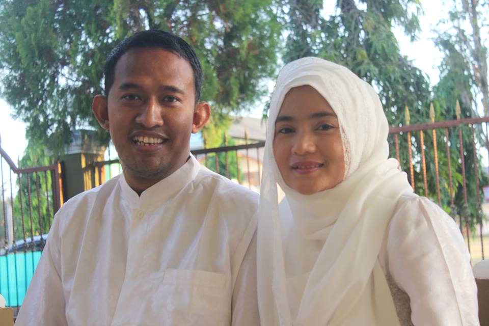 Achmad Fauzi bersama istri/Istimewa