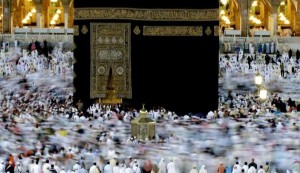 Musim Keberangkatan Haji, Mobil Mewah Laris Manis