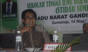 Profesor Abdullah Sumrahadi Jadi Pembicara Dalam Seminar Nasional di Kampus STIDAR Sumenep