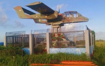 Monumen Pesawat OV-10 Bronco di Lapter Trunojoyo Sumenep