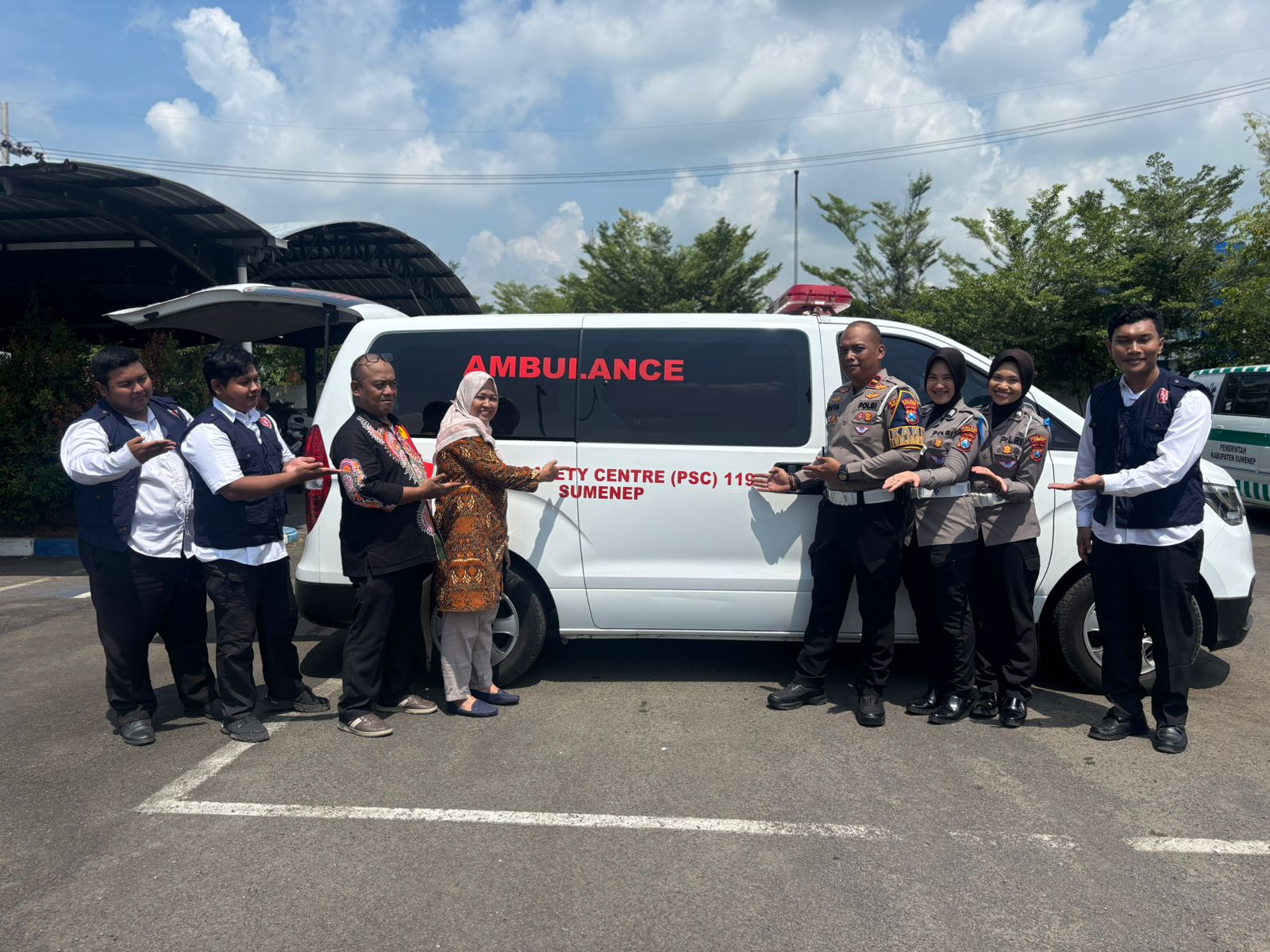 Satlantas Polres Sumenep berikan edukasi safety driving kepada sopir ambulans