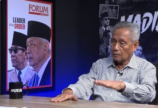 Ribuan umat Muslim di Sumenep mengikuti tradisi tarawih lebih awal selaras dengan perhitungan lokal. Profesor Tono Saksono.