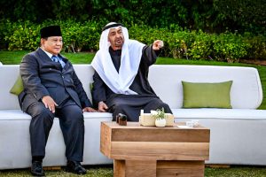 Presiden Prabowo Subianto bertemu Presiden MBZ di Abu Dhabi dalam rangka kerja sama investasi dan misi perdamaian.