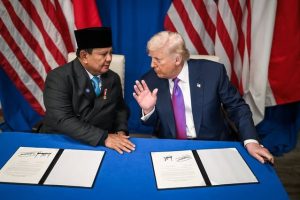Presiden Prabowo Subianto dan Presiden AS Donald Trump menandatangani perjanjian perdagangan di Washington D.C.