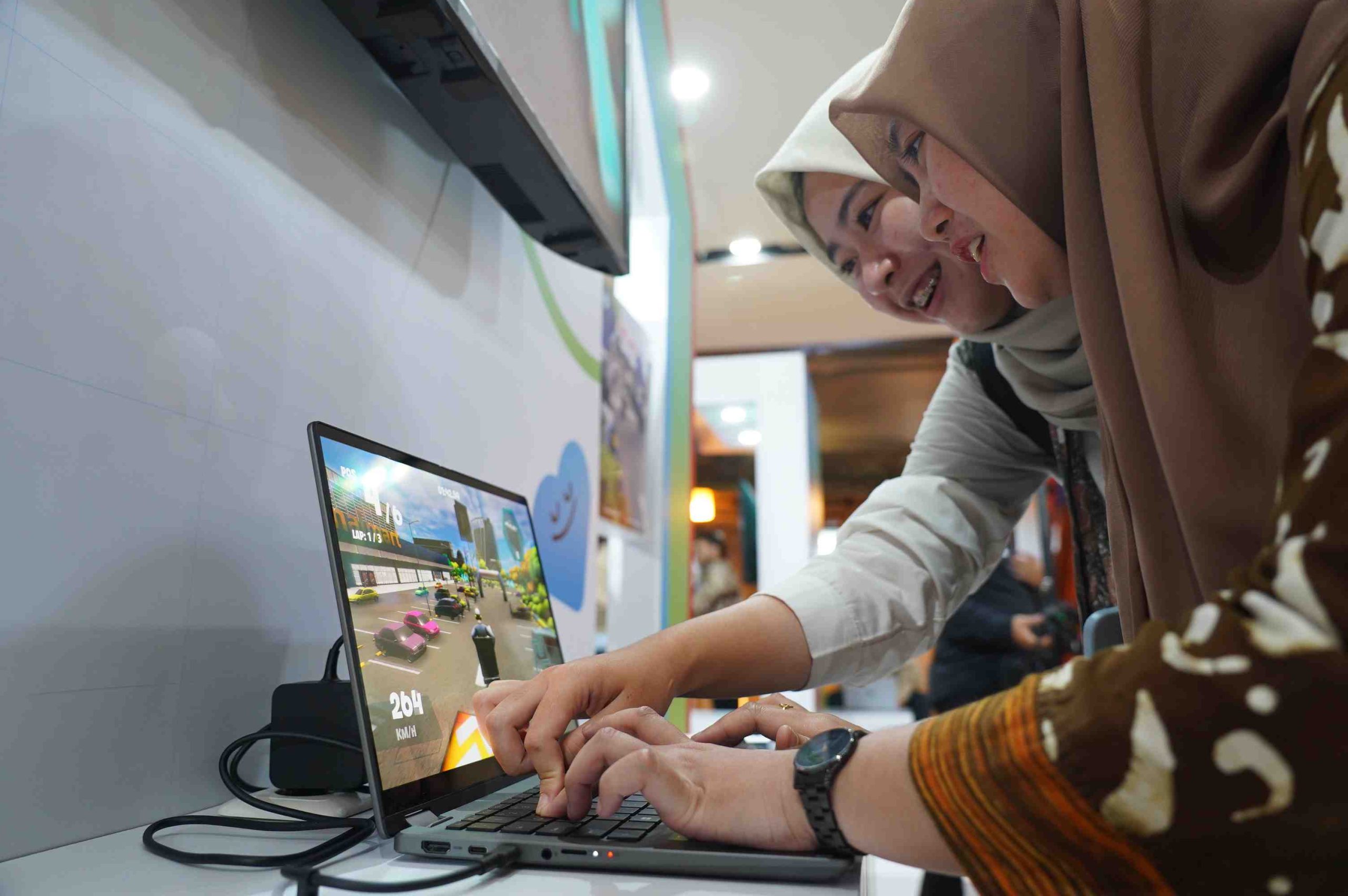 Suasana pameran Digital Addiction Response Assistance (DARA) oleh Komdigi untuk menangani kecanduan gim daring pada anak.